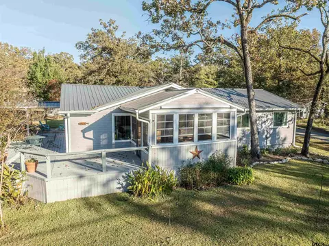 704 Callender Lake Dr, Murchison, TX 75778