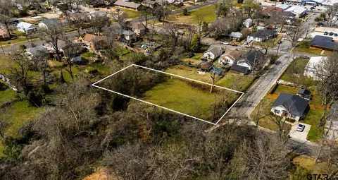 1129 S Saleh Ave, Tyler, TX 75702