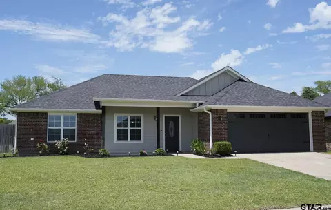 411 Harrell, Chandler, TX 75758