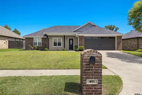 411 Harrell, Chandler, TX 75758