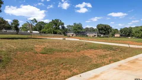 408 Mary Ln, Troup, TX 75789