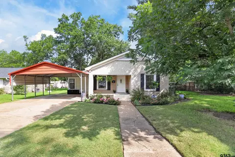 107 Charles St, Crockett, TX 75835