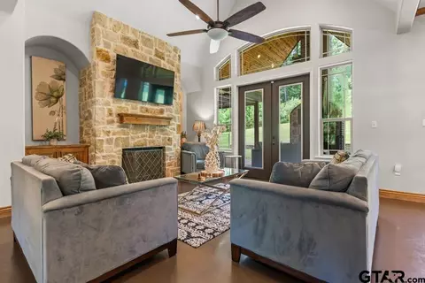 1647 E Mountain St S, Longview, TX 75604 photo 8