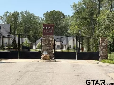 7929 Maple Ln, Tyler, TX 75703