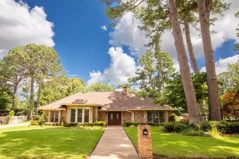903 David Dr, Palestine, TX 75803