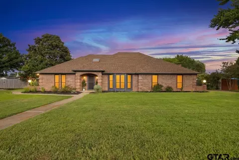 121 Crestview St, Chandler, TX 75758