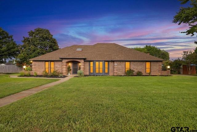 121 Crestview St, Chandler, TX 75758