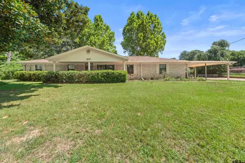 2117 Mlk, Palestine, TX 75803
