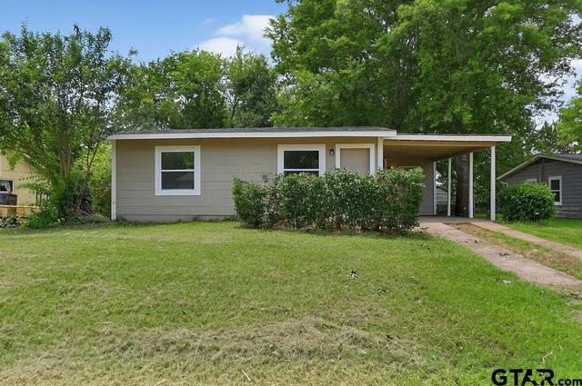 327 Randolph St, Lone Star, TX 75668