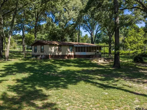 4912 Sunbird Dr, Chandler, TX 75758