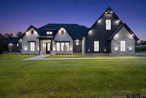 17402 Woodcrest Cir, Lindale, TX 75771