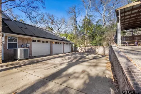 Exterior - 519 E Hideaway Ln, Hideaway, TX 75771 photo 5 of 6