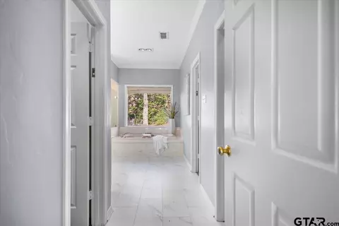 Entry Way - 519 E Hideaway Ln, Hideaway, TX 75771 photo 1 of 5