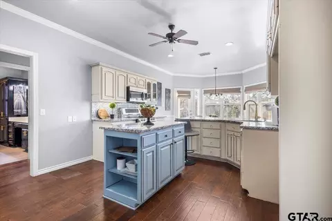 Kitchen - 519 E Hideaway Ln, Hideaway, TX 75771 photo 1 of 5