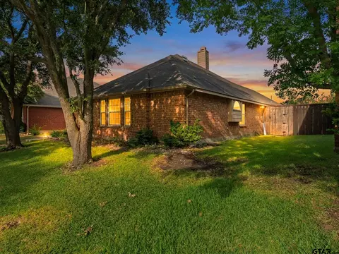4601 Carlton Dr, Garland, TX 75043