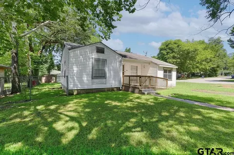 802 E Circle Dr, Mount Pleasant, TX 75455