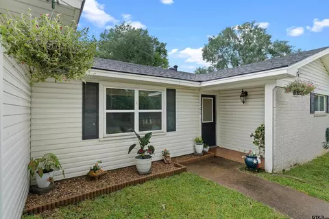 1706 Timberline Dr, Henderson, TX 75654