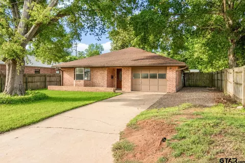 817 Howard St, Jacksonville, TX 75766