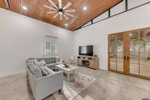 Living - 800 SW 9th, Cooper, TX 75432 photo 1 of 4