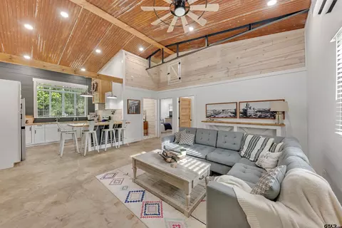 Living - 800 SW 9th, Cooper, TX 75432 photo 3 of 4