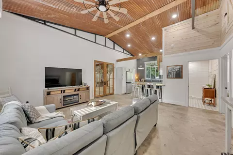 Living - 800 SW 9th, Cooper, TX 75432 photo 4 of 4