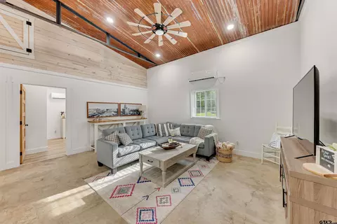 Living - 800 SW 9th, Cooper, TX 75432 photo 2 of 4