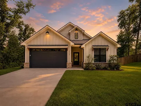 2305 Debby Ln, Tyler, TX 75701