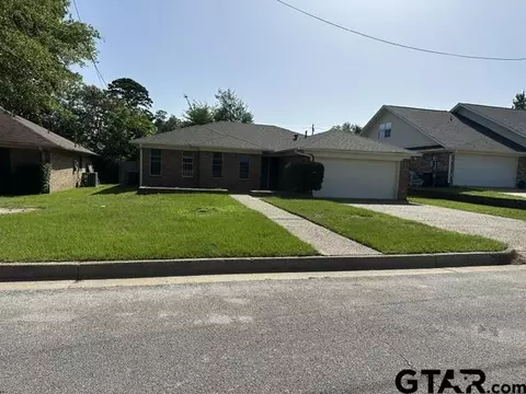 3422 Omega, Tyler, TX 75707