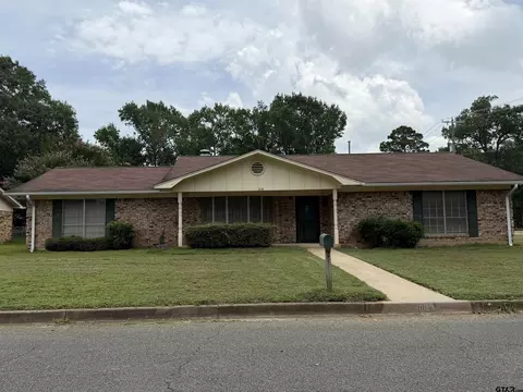 828 Willow Crk, Jacksonville, TX 75766