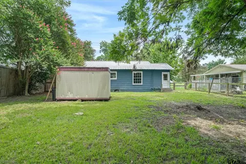 Exterior - 280 E North St, Emory, TX 75440 photo 8 of 9