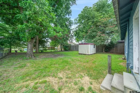 Exterior - 280 E North St, Emory, TX 75440 photo 6 of 9