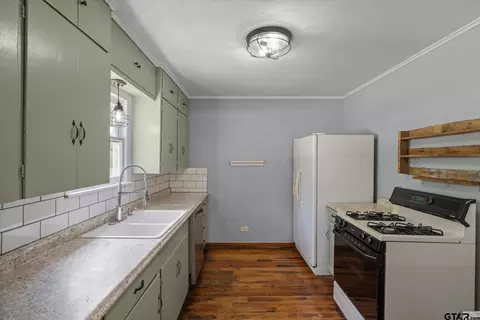 Kitchen - 280 E North St, Emory, TX 75440 photo 2 of 3