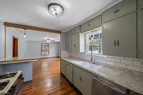 Kitchen - 280 E North St, Emory, TX 75440 photo 3 of 3