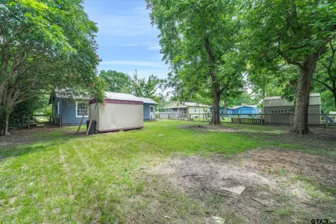Exterior - 280 E North St, Emory, TX 75440 photo 7 of 9
