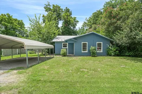 Exterior - 280 E North St, Emory, TX 75440 photo 4 of 9