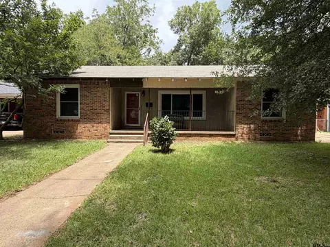 726 Nacogdoches St, Jacksonville, TX 75766
