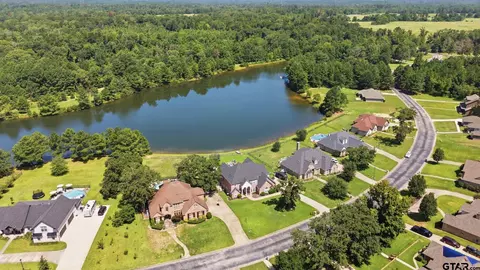 10936 Deer Creek Dr, Tyler, TX 75707