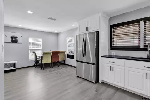 Dining - 1003 Premier, Longview, TX 75604 photo 1 of 1