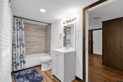 Bath - 1003 Premier, Longview, TX 75604 photo 1 of 1