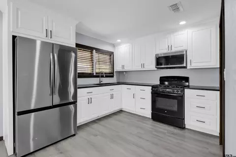 Kitchen - 1003 Premier, Longview, TX 75604 photo 2 of 2