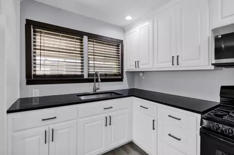 Kitchen - 1003 Premier, Longview, TX 75604 photo 1 of 2