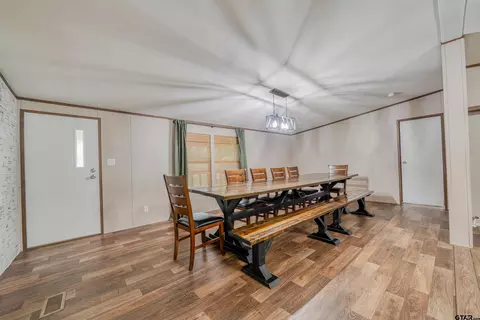 Dining - 629 E Standpipe, Marshall, TX 75670 photo 1 of 1