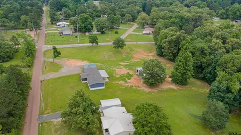 View/Area - 629 E Standpipe, Marshall, TX 75670 photo 2 of 7