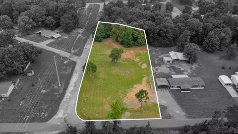 View/Area - 629 E Standpipe, Marshall, TX 75670 photo 6 of 7