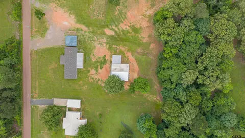 View/Area - 629 E Standpipe, Marshall, TX 75670 photo 4 of 7