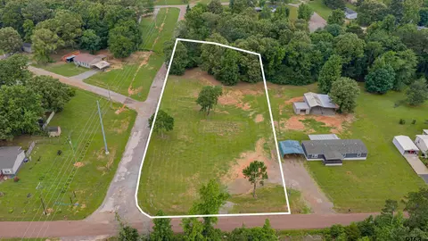 View/Area - 629 E Standpipe, Marshall, TX 75670 photo 5 of 7