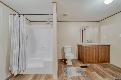 Bath - 629 E Standpipe, Marshall, TX 75670 photo 3 of 3