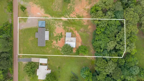 View/Area - 629 E Standpipe, Marshall, TX 75670 photo 3 of 7