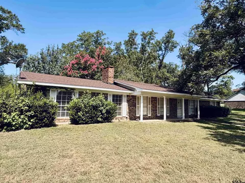 102 Westwood Pkwy, Naples, TX 75568