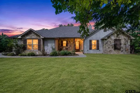 9236 Safari Blf, Larue, TX 75770